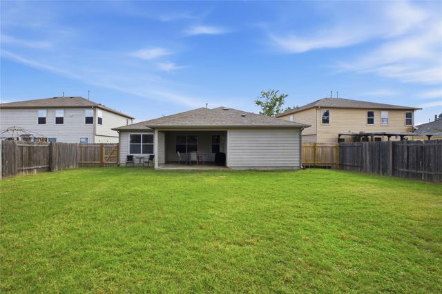 664 Hometown PKWY, Kyle, TX 78640