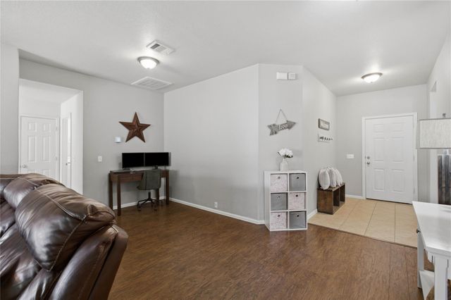 664 Hometown PKWY, Kyle, TX 78640