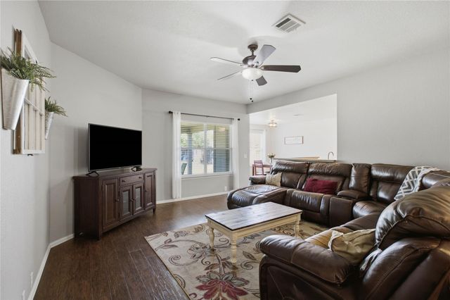 664 Hometown PKWY, Kyle, TX 78640