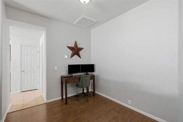 664 Hometown PKWY, Kyle, TX 78640