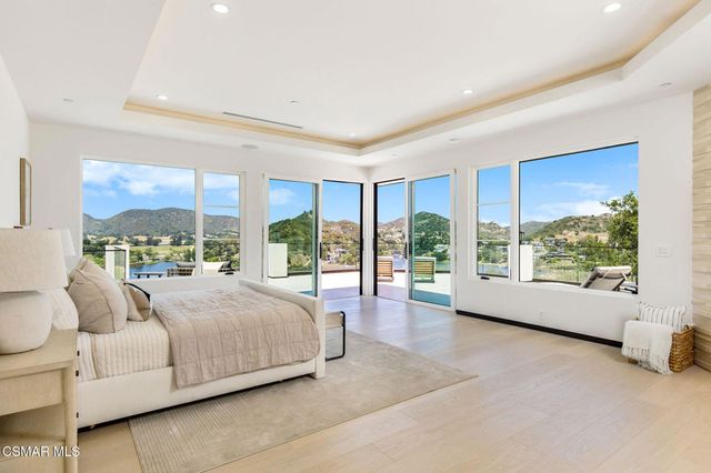 118 Giles Road, Lake Sherwood, CA 91361