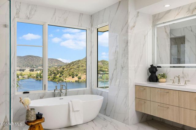 118 Giles Road, Lake Sherwood, CA 91361