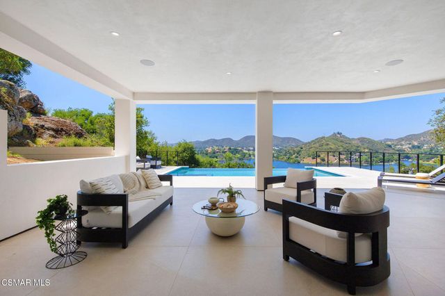 118 Giles Road, Lake Sherwood, CA 91361