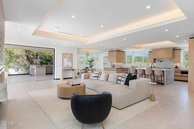 118 Giles Road, Lake Sherwood, CA 91361