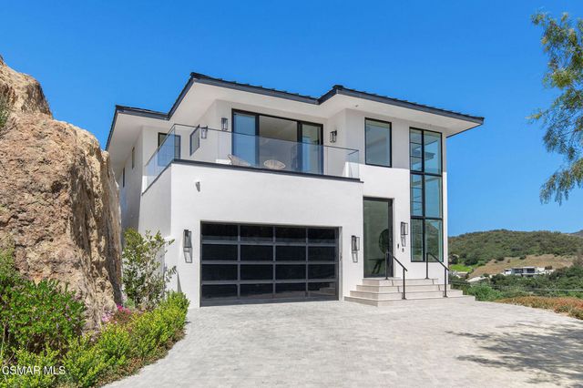 118 Giles Road, Lake Sherwood, CA 91361