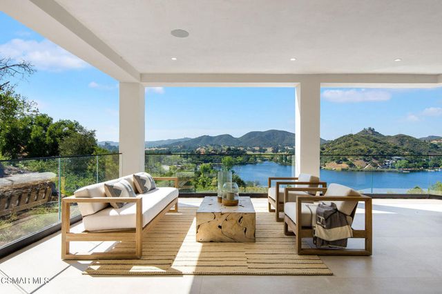 118 Giles Road, Lake Sherwood, CA 91361