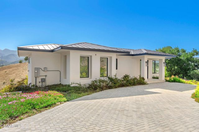 118 Giles Road, Lake Sherwood, CA 91361