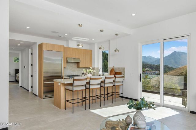 118 Giles Road, Lake Sherwood, CA 91361