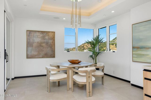 118 Giles Road, Lake Sherwood, CA 91361