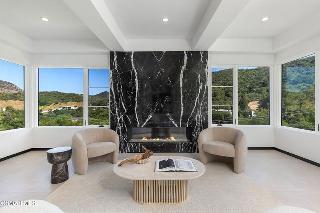 118 Giles Road, Lake Sherwood, CA 91361