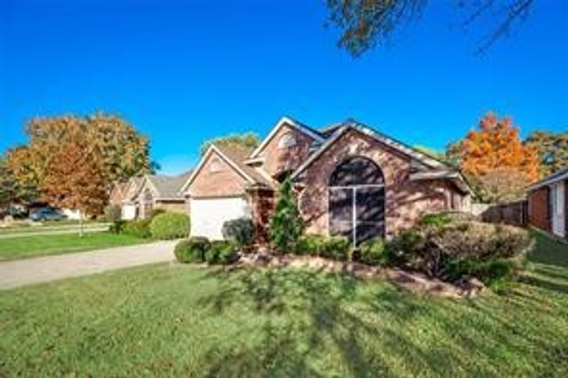 1916 Centenary Drive, Flower Mound, TX 75028