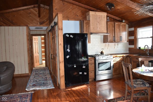 6271 E Spring Lake Road, Mooresville, IN 46158