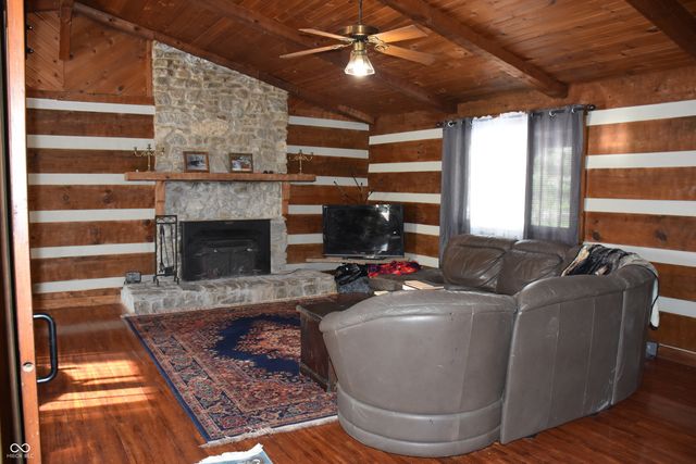 6271 E Spring Lake Road, Mooresville, IN 46158