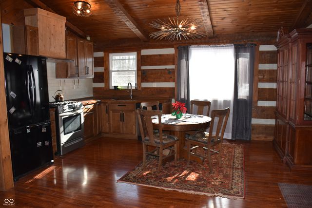 6271 E Spring Lake Road, Mooresville, IN 46158