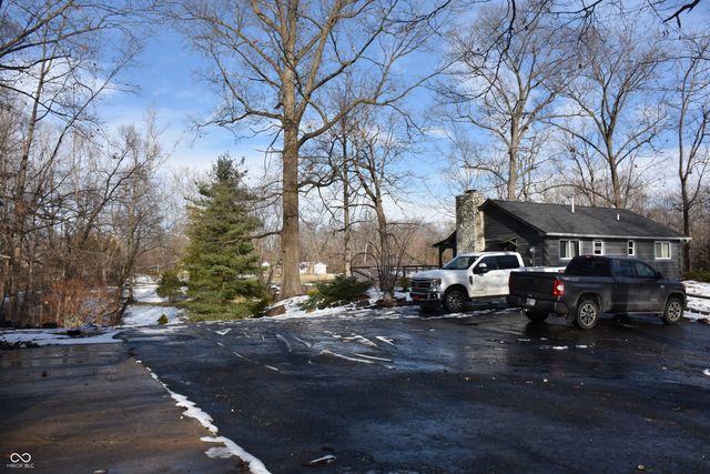 6271 E Spring Lake Road, Mooresville, IN 46158