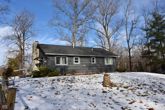 6271 E Spring Lake Road, Mooresville, IN 46158