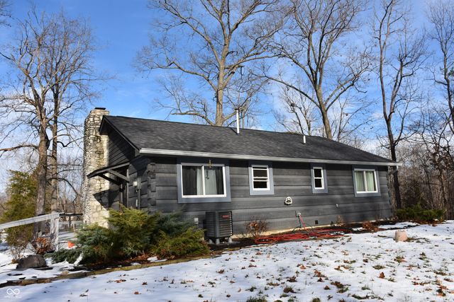 6271 E Spring Lake Road, Mooresville, IN 46158