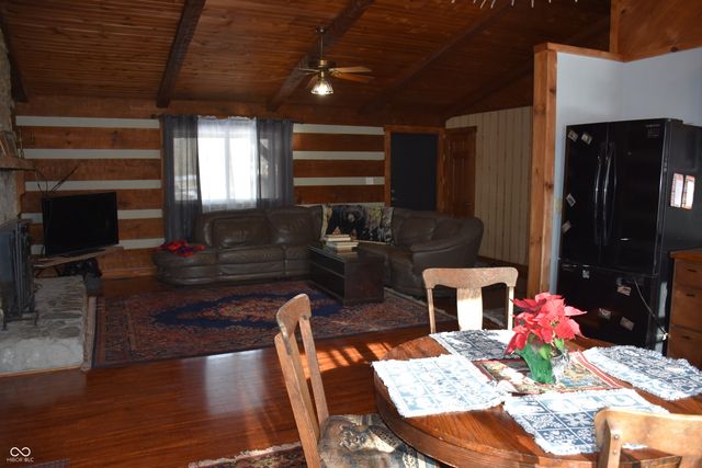 6271 E Spring Lake Road, Mooresville, IN 46158