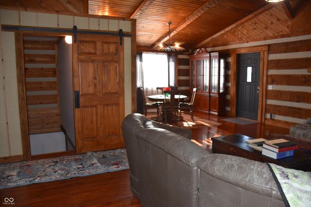 6271 E Spring Lake Road, Mooresville, IN 46158