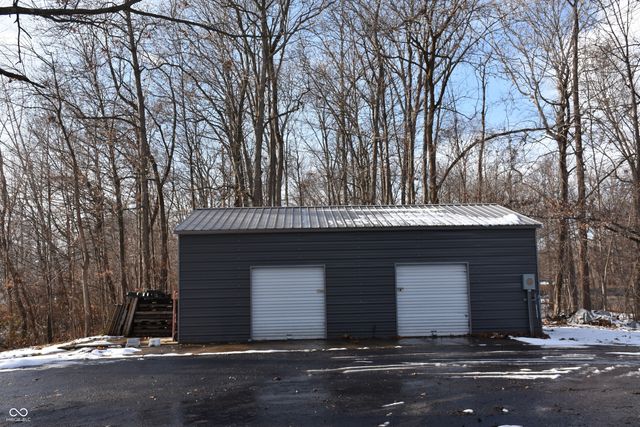 6271 E Spring Lake Road, Mooresville, IN 46158