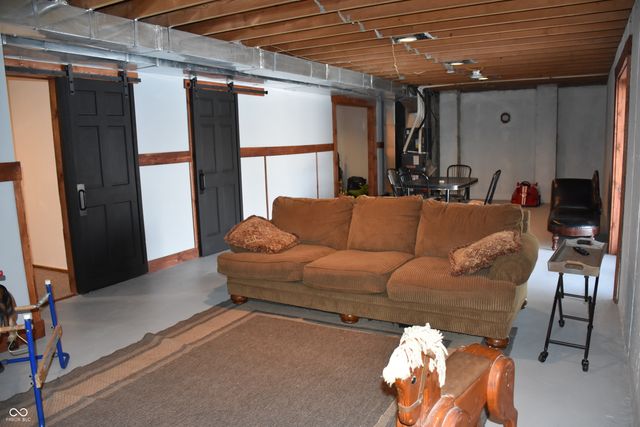 6271 E Spring Lake Road, Mooresville, IN 46158