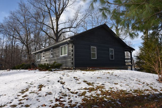 6271 E Spring Lake Road, Mooresville, IN 46158