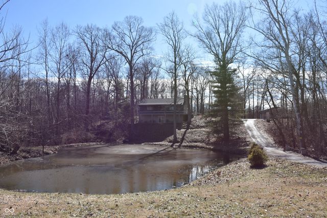 6271 E Spring Lake Road, Mooresville, IN 46158