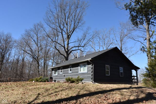 6271 E Spring Lake Road, Mooresville, IN 46158