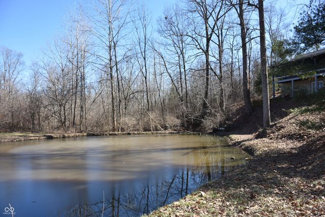 6271 E Spring Lake Road, Mooresville, IN 46158