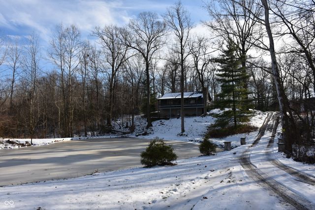 6271 E Spring Lake Road, Mooresville, IN 46158