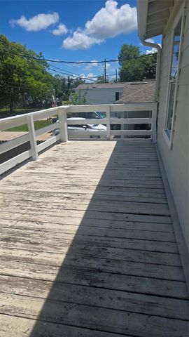 3810 Chanterway Street, Bacliff, TX 77518