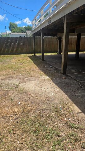 3810 Chanterway Street, Bacliff, TX 77518