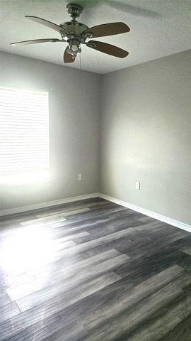 3810 Chanterway Street, Bacliff, TX 77518