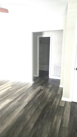 3810 Chanterway Street, Bacliff, TX 77518