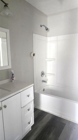 3810 Chanterway Street, Bacliff, TX 77518
