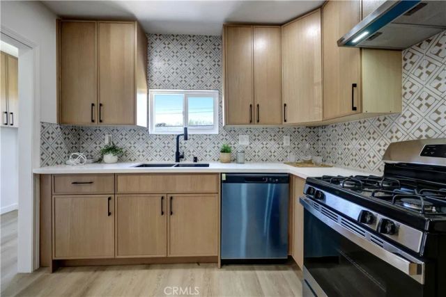 3515 S Norton Avenue, Los Angeles, CA 90018