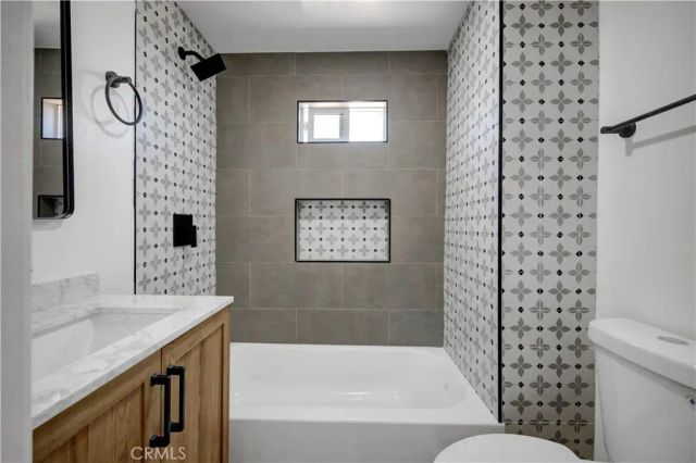 3515 S Norton Avenue, Los Angeles, CA 90018