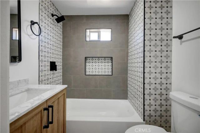 3515 S Norton Avenue, Los Angeles, CA 90018