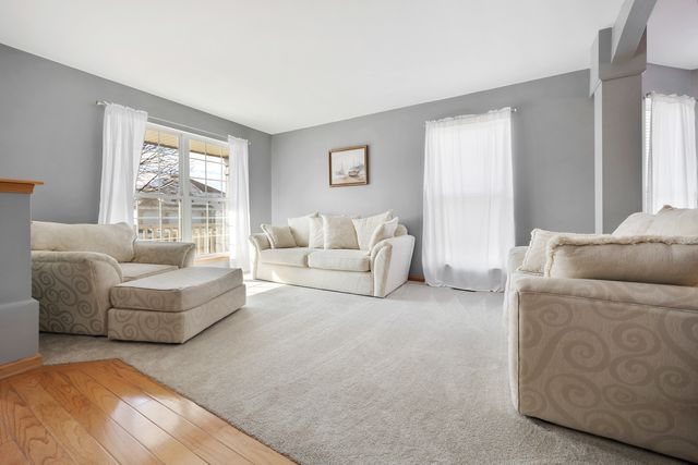 10558 Yellowstone Drive, Huntley, IL 60142