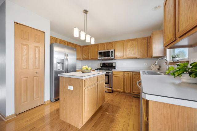 10558 Yellowstone Drive, Huntley, IL 60142