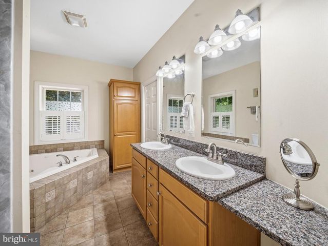38 JERDONE ISLAND, Bumpass, VA 23024