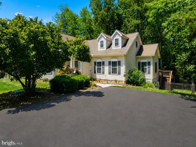 38 JERDONE ISLAND, Bumpass, VA 23024