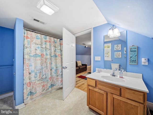 38 JERDONE ISLAND, Bumpass, VA 23024