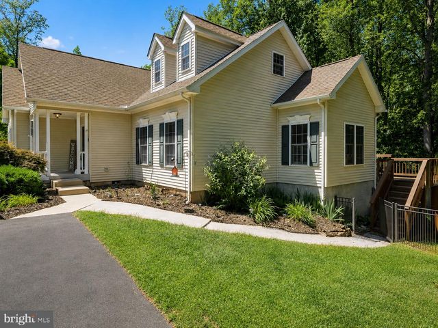 38 JERDONE ISLAND, Bumpass, VA 23024