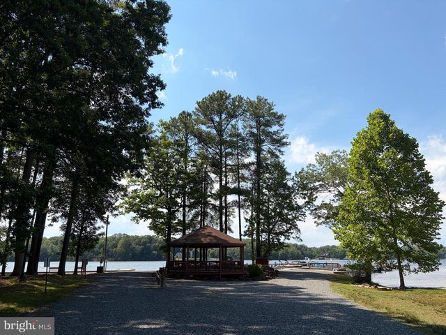 38 JERDONE ISLAND, Bumpass, VA 23024