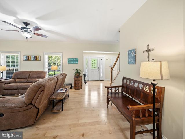 38 JERDONE ISLAND, Bumpass, VA 23024