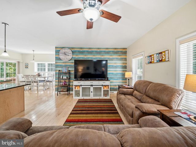 38 JERDONE ISLAND, Bumpass, VA 23024