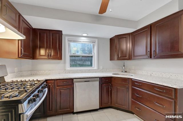 95 Grove Street, Waldwick, NJ 07463