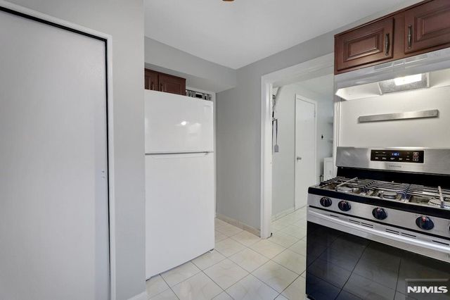 95 Grove Street, Waldwick, NJ 07463