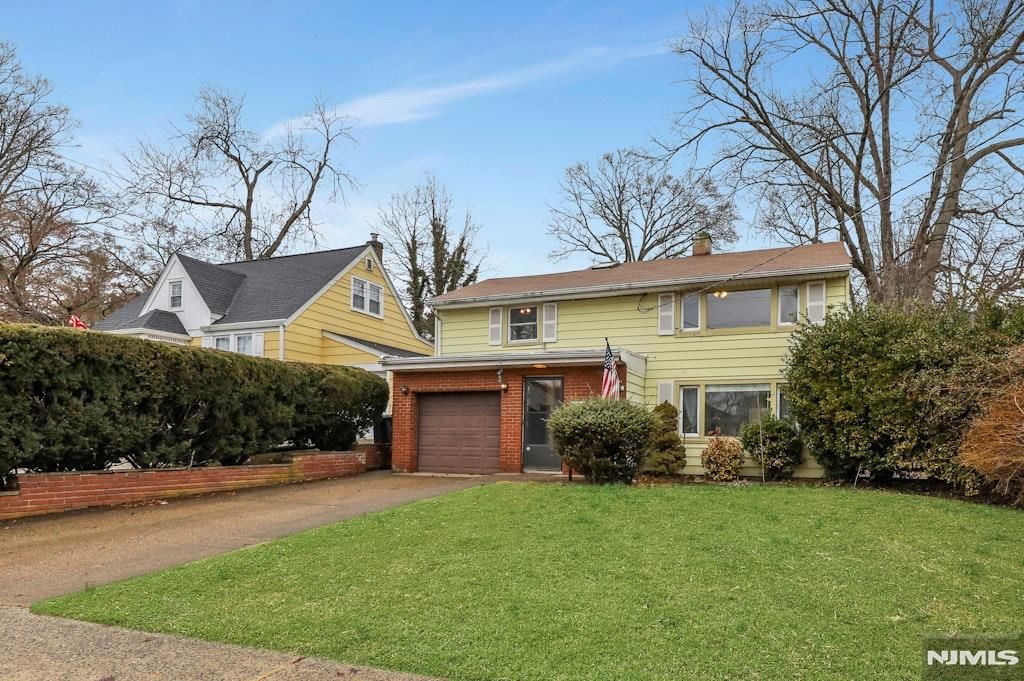 95 Grove Street, Waldwick, NJ 07463